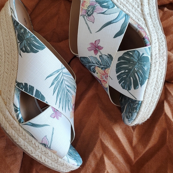 Call It Spring Floral Wedges - Picture 8 of 10